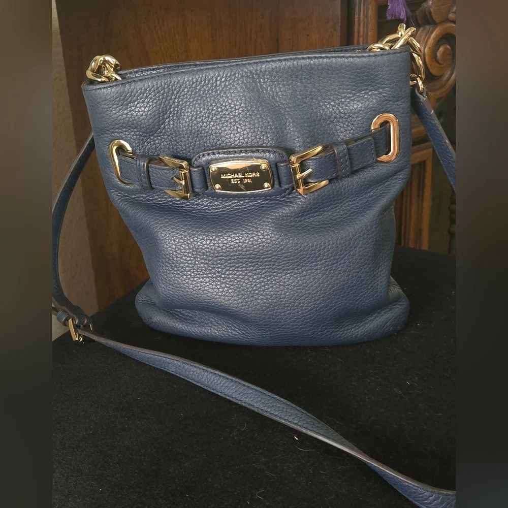 Michael Kors Dark Blue Crossbody Bag with Gold Accents - Picture 3 of 12